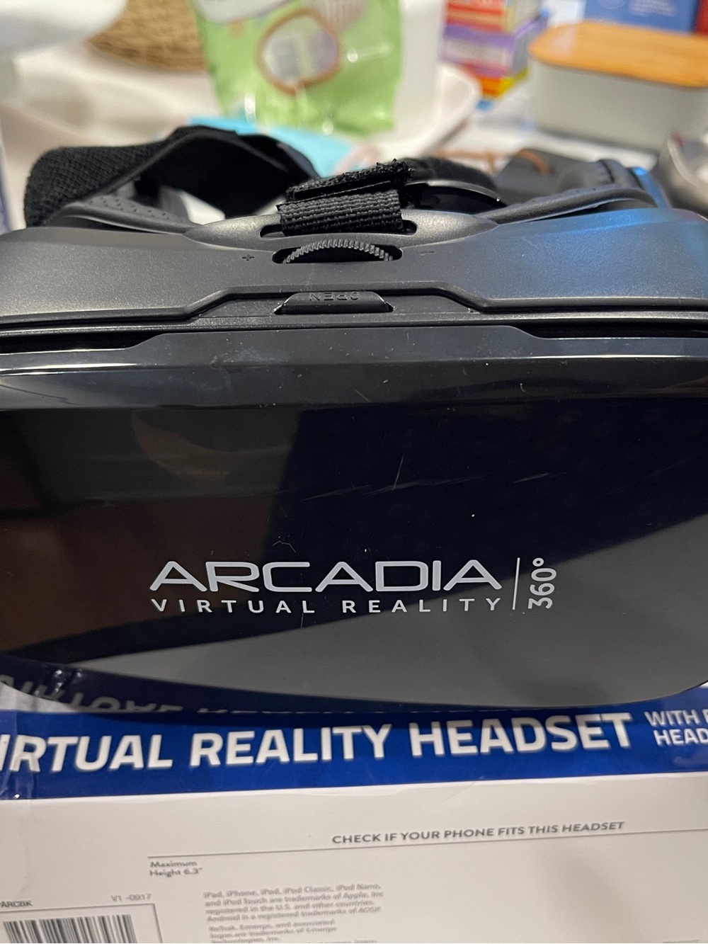 Arcadia Virtual Reality Headset in Black